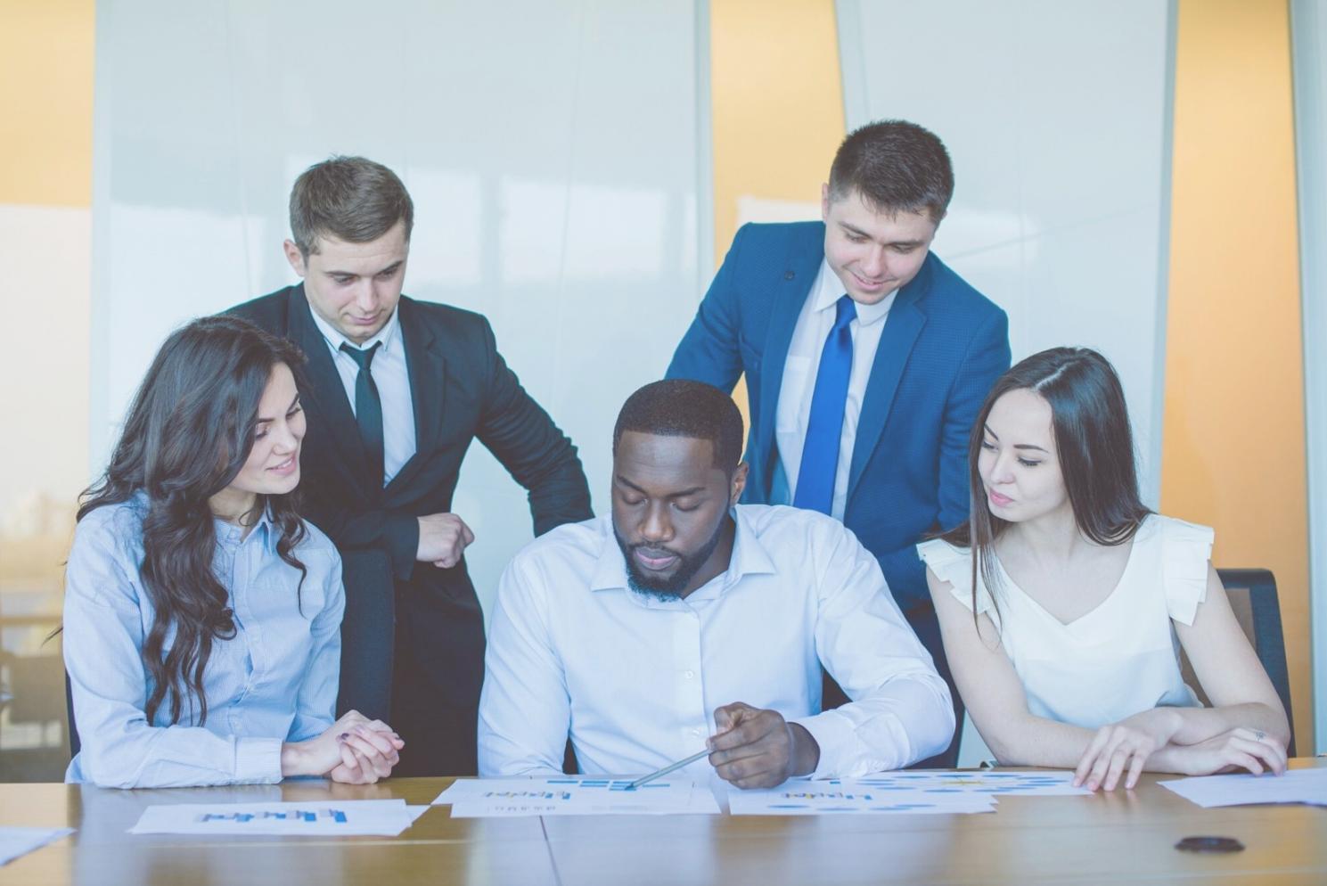 Análisis comparativo de estrategias financieras